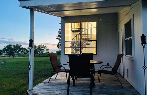 Lockhart House | Country Living with all the Amenities