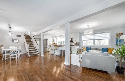 Thomasburg House | Country Living With All The Bells And Whistles, Across From Moira River