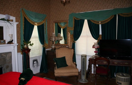 Henderson House | Country Manor