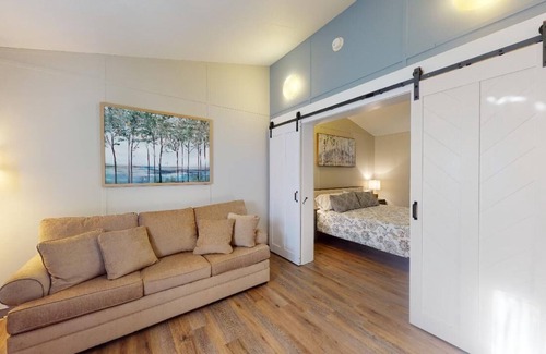 Wellborn Apartment | Country Oaks-VERY quiet! VERY clean! NEW King & Queen beds! 6 acre community