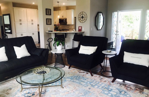 Fulton House | Country Owl House Wine-tasting Retreat- Pool & Spa