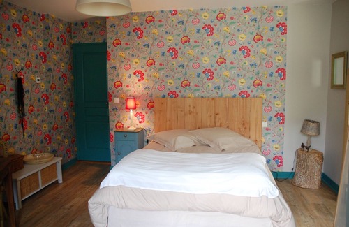 Bourgueil Bed & Breakfast | COUNTRY PROPERTY ON THE EDGE OF FOREST AND VINEYARDS