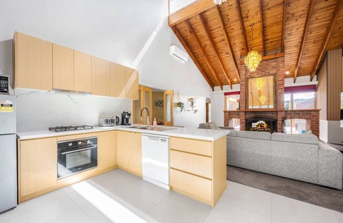 Wonga Park House | Country Retreat 3 Cottages | Pool | Mountain Views