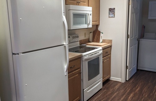 Old Town House | Country Retreat in North Central FL Oasis w/Firepit, WiFi & Nearby Springs