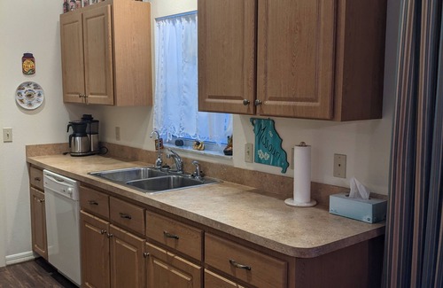 Old Town House | Country Retreat in North Central FL Oasis w/Firepit, WiFi & Nearby Springs