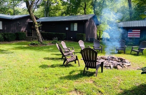 Murphy House | Country River Cabin