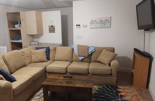 Central Naples Apartment | Country setting only 10 minutes to Downtown.
