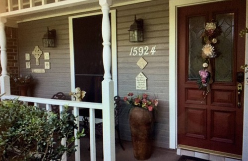 Channelview House | Country Style, 15mins downtown, entertaining space, Gazebo, large yard, parking