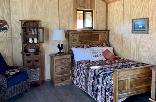 Bandera Cabin | Country style Cabins on Ranch - peaceful & close to town