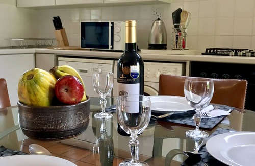 Greater Johannesburg Metropolitan Area Cottage | Country-style city living