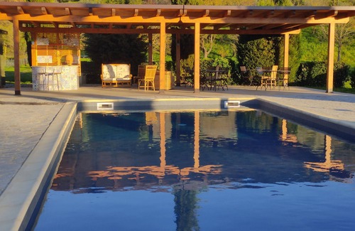 Piazzano Apartment | Country tower apartment in Cortona 1bed1bath with shared pool & gorgeous gardens