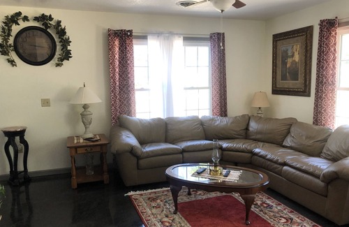 Geneva-on-the-Lake Cottage | "Country Villa" cottage 8; 3 bedroom