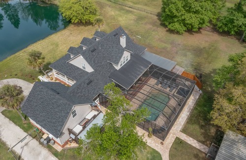 Northside Cottage | Country Villa pool hot tub game room pond