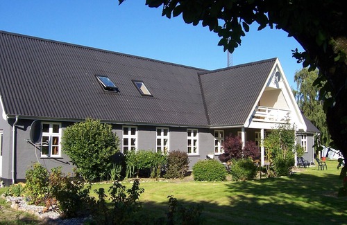 Dokkedal Bed & Breakfast | Countryside B&B with own entrance. For single, couples and families.