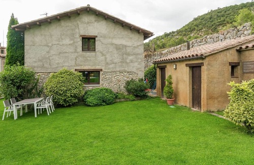 Oden Cottage | Countryside Cottage in Cambrils with Swimming Pool