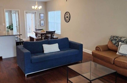 Trenton House | Countryside Escape with free wifi, in house laundr