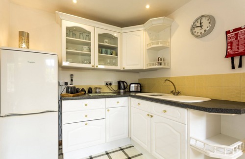 Droxford House | 👨‍👨‍👧‍👦 Countryside Family Friendly House & Annex - completely detached