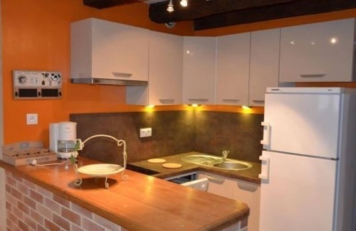 Senaide Cottage | Countryside Retreat: Cozy Farmhouse with Terrace, Near Bourbonne-les-Bains Spa