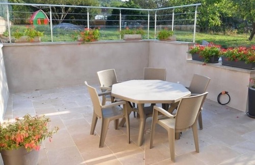 Senaide Cottage | Countryside Retreat: Cozy Farmhouse with Terrace, Near Bourbonne-les-Bains Spa