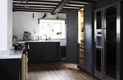 Ropley Cottage | Countryside Thatched Cottage