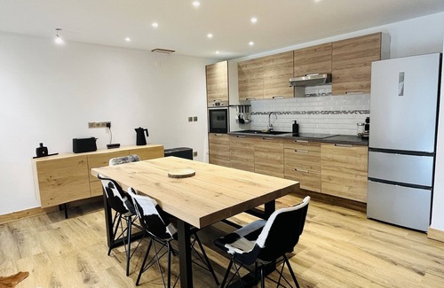 Isola Apartment | Coup de coeur Montagnard- 2 bedrooms - Fireplace - Garage