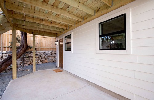 Canyon Lake Apartment | Couple's Lake House - pet friendly - kayaks & SUP boards