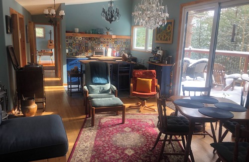 Arden Cottage | Couple's Lakehouse Hideaway with Hot Tub and Sauna