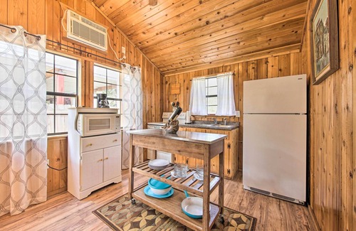 Canyon Lake Cabin | Couples Cabin w/Luxury Deck, 1 Mi to Canyon Lake!