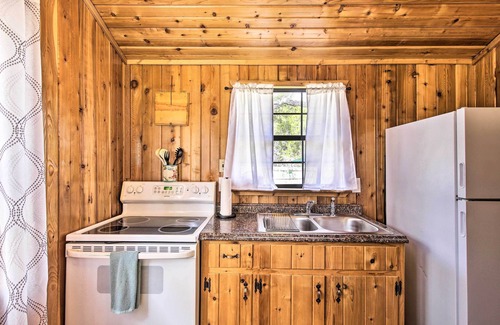 Canyon Lake Cabin | Couples Cabin w/Luxury Deck, 1 Mi to Canyon Lake!