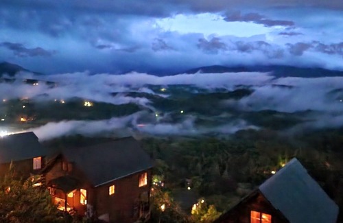 Sevierville Cabin | Couples Delight! Unobstructed Views of the Smoky Mountains National Park!