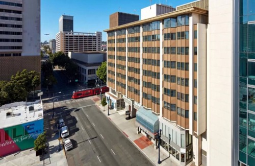 Civic Core House | Couple’s Getaway! Three Units Near Attractions, Fitness Center