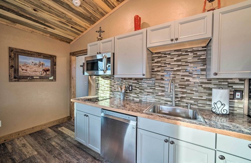 Livingston Cabin | Couples Retreat 1-Hour Drive from Yellowstone NP!