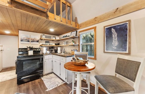 Jasper Cabin | Couples Retreat, Elevated Hot tub w/View