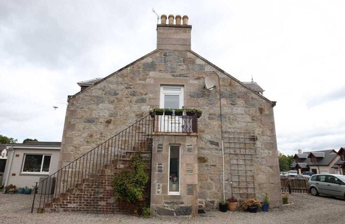 Boat of Garten Apartment | Couples retreat in charming village near Aviemore