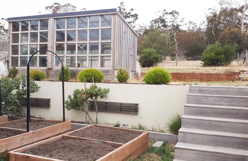 Sandford House | Couples Retreat near Hobart/Mountain View/nr Beaches