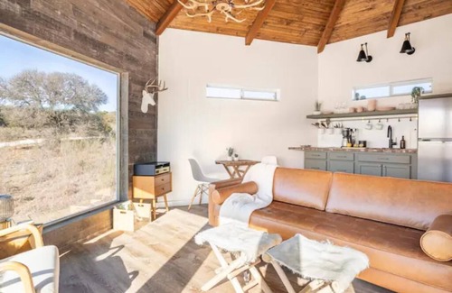 Fredericksburg House | Couples Retreat, Private Hot Tub, Stars & Outdoor Shower