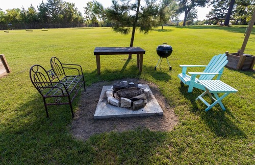Coldspring RV Rental | Couples Summer Glamping Getaway near Lake Livingston
