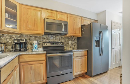 Hilton Head Island House | Courtside 81- Short Walk to the Beach- 2 BR 2.5 BA Updated Townhouse