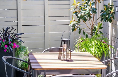 Historic Downtown District Cottage | Courtside Cottage - WalkScore 93 - Dog Friendly