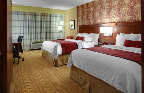 Boone Hotel | Courtyard Boone