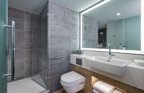 Roissy-en-France Hotel | Courtyard by Marriott Paris Charles de Gaulle Central Airport
