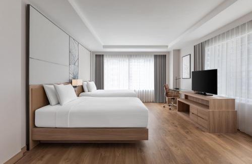 Ratchaprasong Hotel | Courtyard by Marriott Bangkok