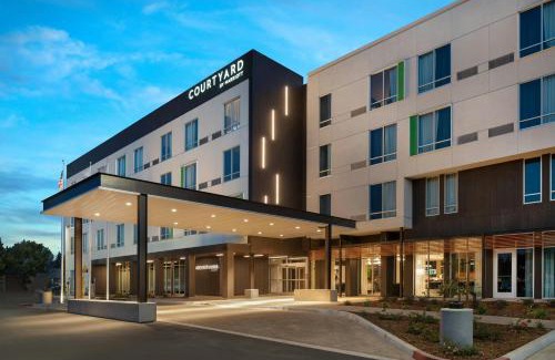 Clovis Hotel | Courtyard by Marriott Fresno Clovis
