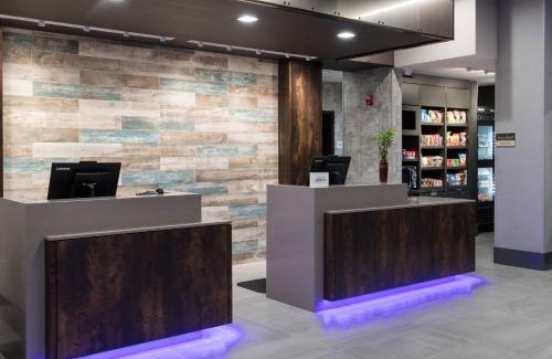 Houston Heights Hotel | Courtyard by Marriott Houston Heights/I-10