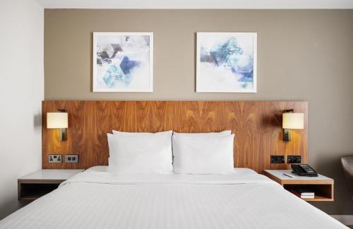 Gatwick Hotel | Courtyard by Marriott London Gatwick Airport