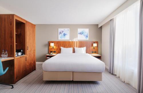 Gatwick Hotel | Courtyard by Marriott London Gatwick Airport