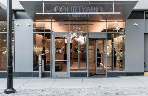 Queens Hotel | Courtyard by Marriott Long Island City/New York Manhattan View