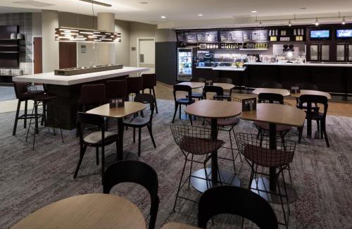 Ludlam Hotel | Courtyard by Marriott Miami at Dolphin Mall