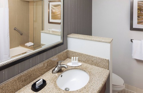 Ludlam Hotel | Courtyard by Marriott Miami at Dolphin Mall