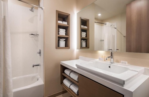 Downtown Phoenix Hotel | Courtyard by Marriott Phoenix Downtown